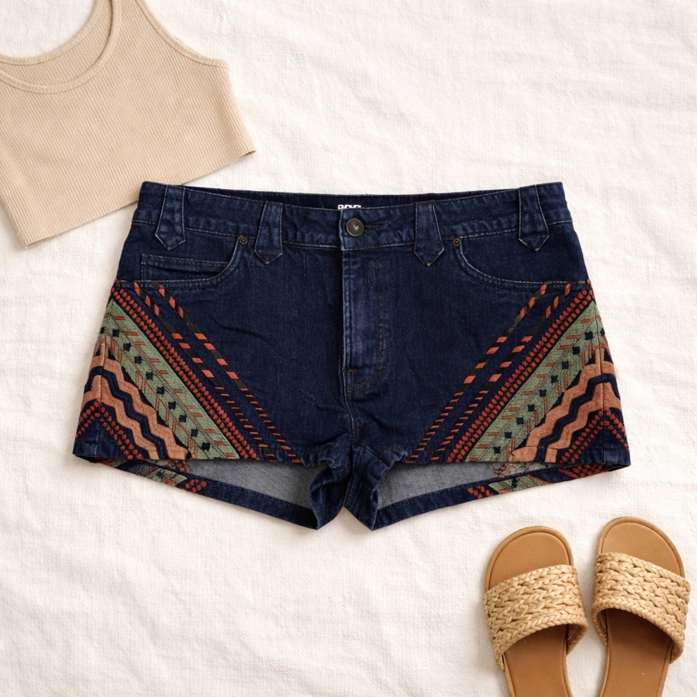 BDG Embroidered Denim Shorts Size 29 Dark Wash Boho Festival Low Rise Stretch